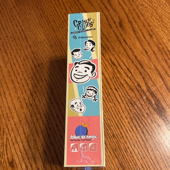 Cross Clues Game by Blue Orange - Picture 2 of 11